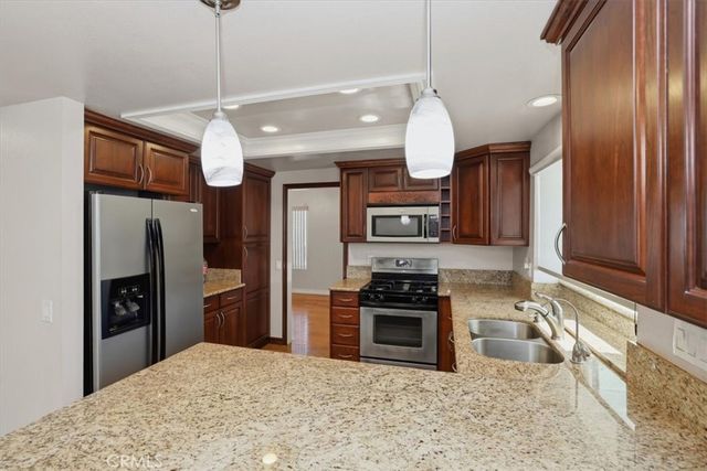 7003 Grove, Highland, CA 92346