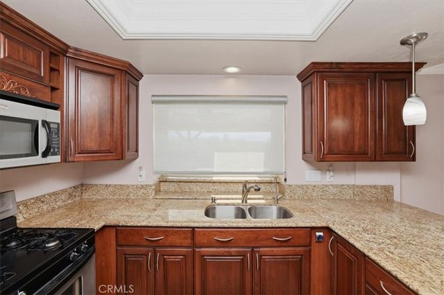 7003 Grove, Highland, CA 92346