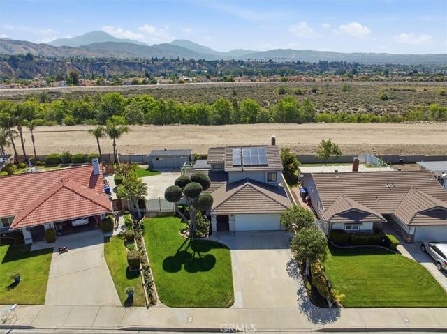 7003 Grove, Highland, CA 92346