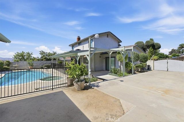 7003 Grove, Highland, CA 92346