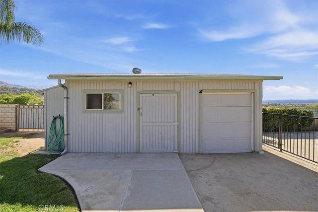7003 Grove, Highland, CA 92346