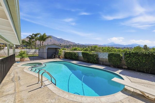 7003 Grove, Highland, CA 92346