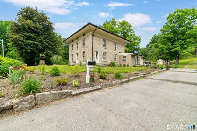 1917 Main Street North, Woodbury, CT 06798