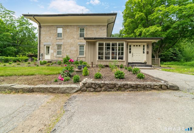 1917 Main Street North, Woodbury, CT 06798