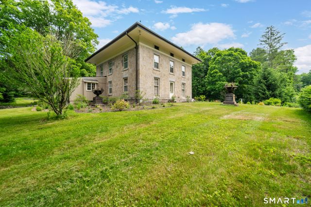 1917 Main Street North, Woodbury, CT 06798
