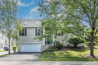 1561 W Turtle Creek Lane 1561, Round Lake, IL 60073