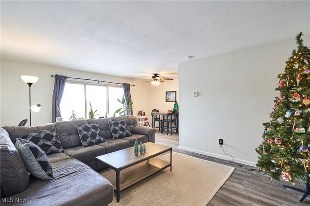 18501 Hilliard Boulevard, Rocky River, OH 44116