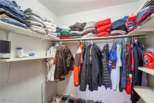 18501 Hilliard Boulevard, Rocky River, OH 44116