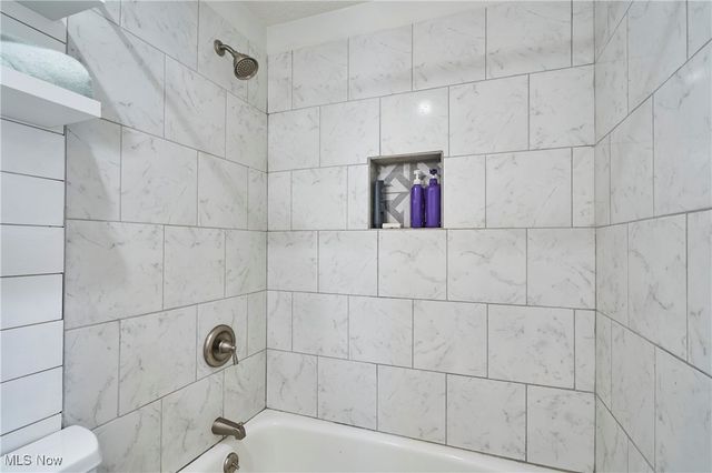 18501 Hilliard Boulevard, Rocky River, OH 44116