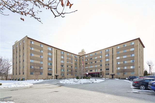 18501 Hilliard Boulevard, Rocky River, OH 44116