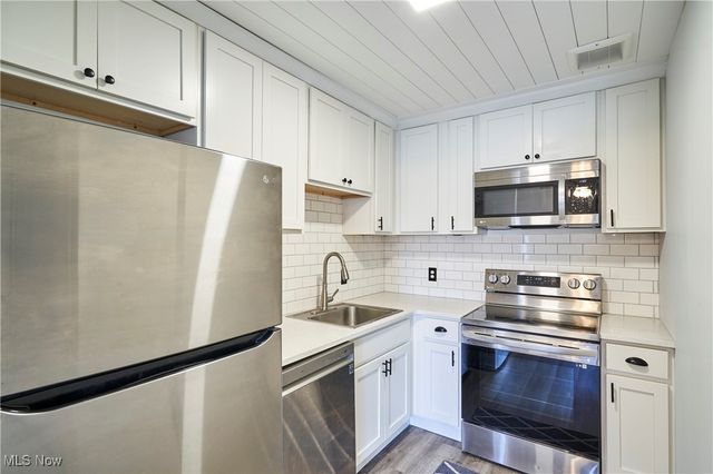 18501 Hilliard Boulevard, Rocky River, OH 44116