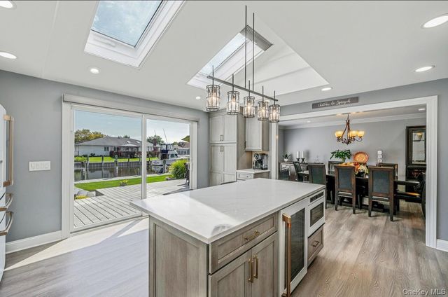 25 Harbor Court, Copiague, NY 11726