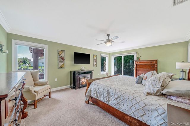 25 Harbor Court, Copiague, NY 11726