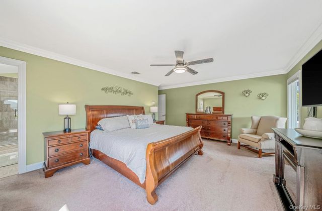 25 Harbor Court, Copiague, NY 11726