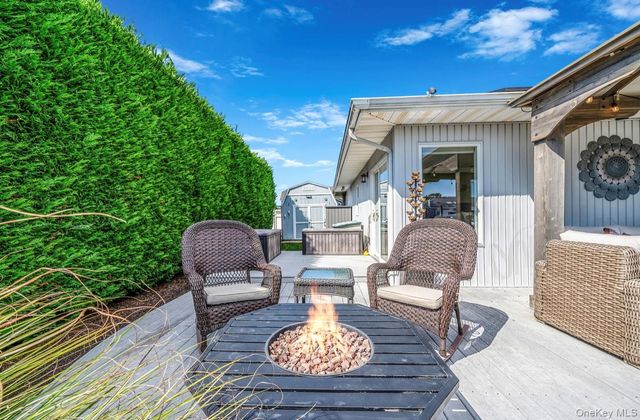 25 Harbor Court, Copiague, NY 11726