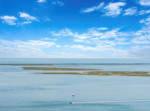 25 Harbor Court, Copiague, NY 11726