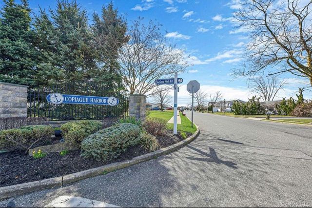 25 Harbor Court, Copiague, NY 11726