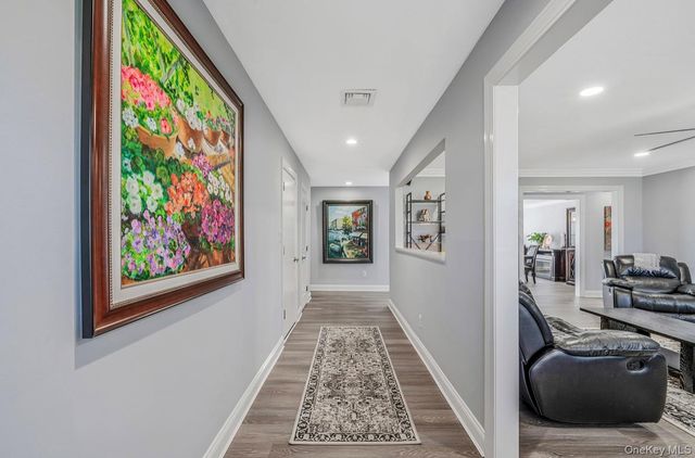 25 Harbor Court, Copiague, NY 11726