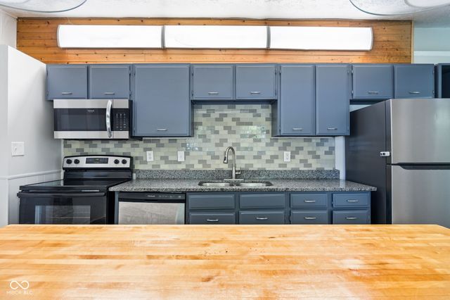 47 Brookside Drive, Whiteland, IN 46184