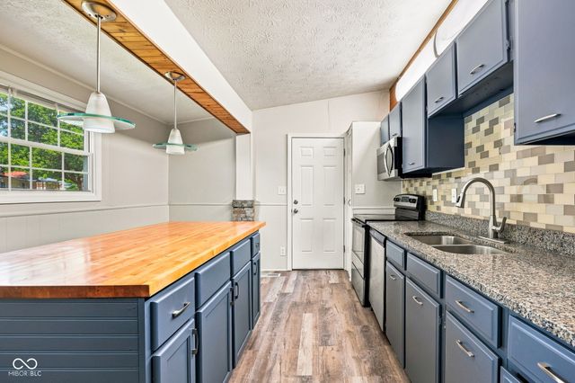 47 Brookside Drive, Whiteland, IN 46184