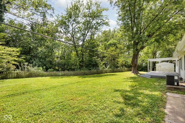 47 Brookside Drive, Whiteland, IN 46184