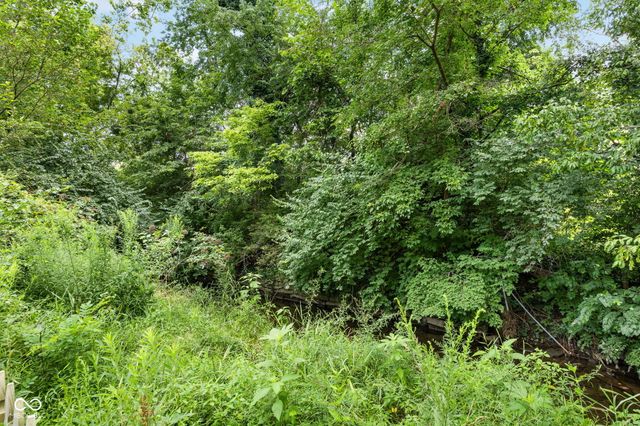47 Brookside Drive, Whiteland, IN 46184