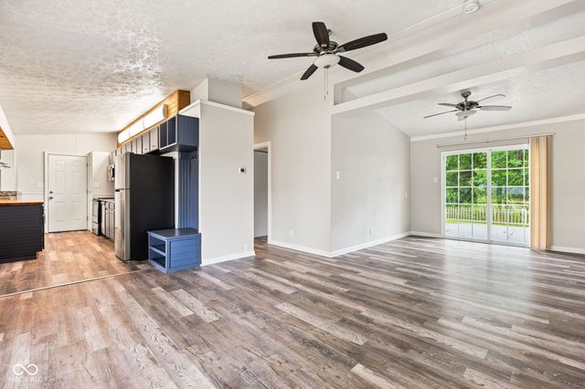 47 Brookside Drive, Whiteland, IN 46184