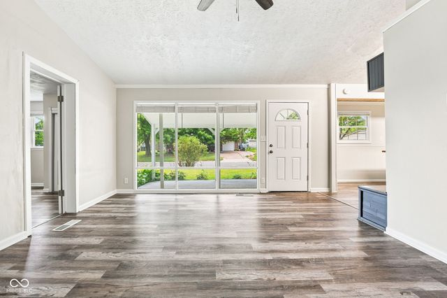 47 Brookside Drive, Whiteland, IN 46184