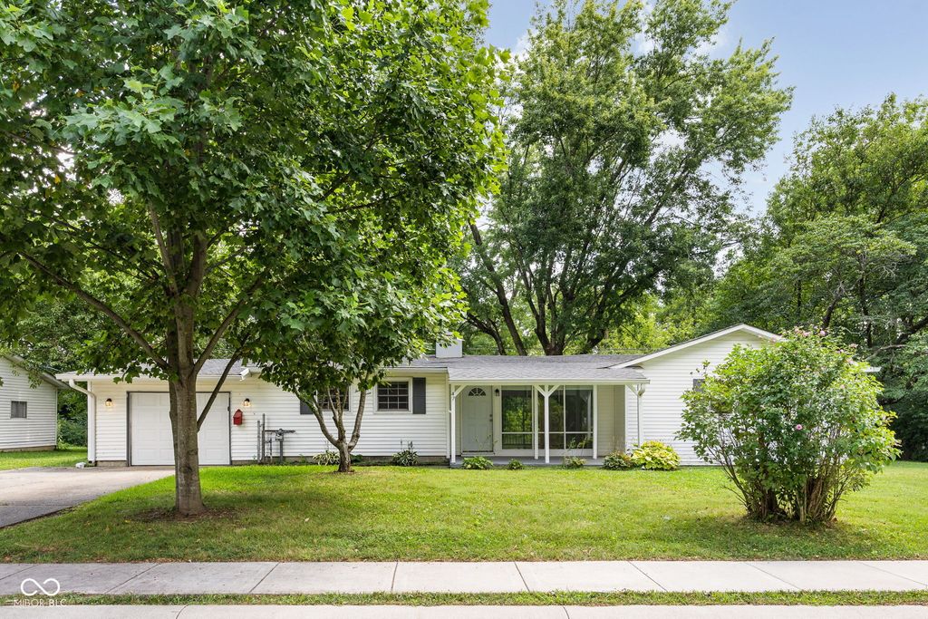 47 Brookside Drive, Whiteland, IN 46184