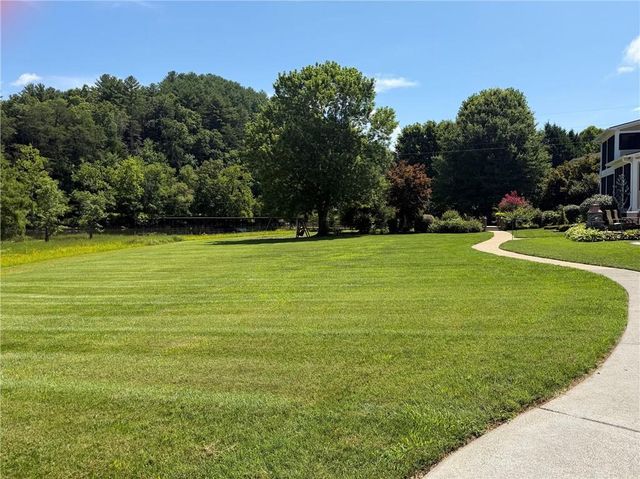 2261 Eastgate Drive E, Hiawassee, GA 30546