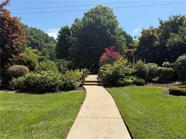2261 Eastgate Drive E, Hiawassee, GA 30546