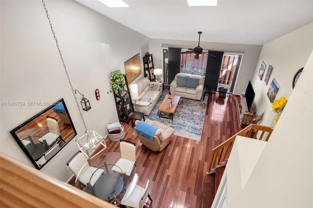 402 SE 14th St, Dania Beach, FL 33004