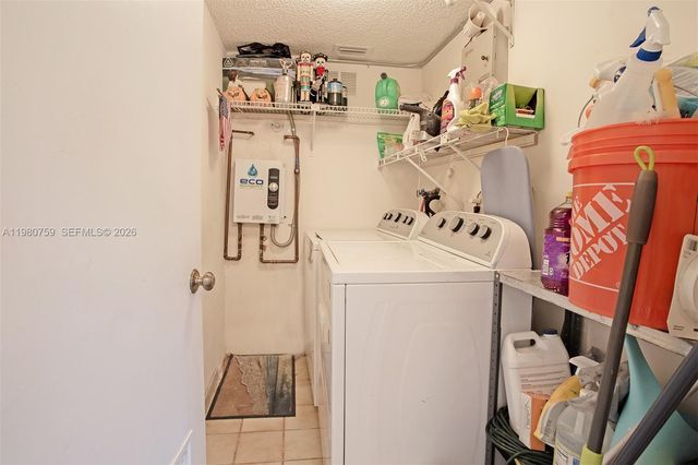 402 SE 14th St, Dania Beach, FL 33004