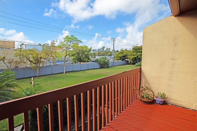 402 SE 14th St, Dania Beach, FL 33004