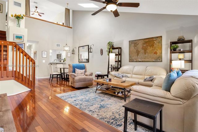 402 SE 14th St, Dania Beach, FL 33004