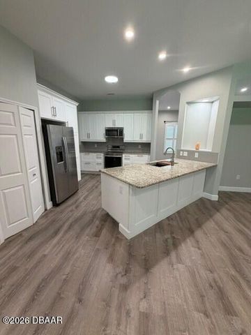 6807 Henno Court, Port Orange, FL 32128