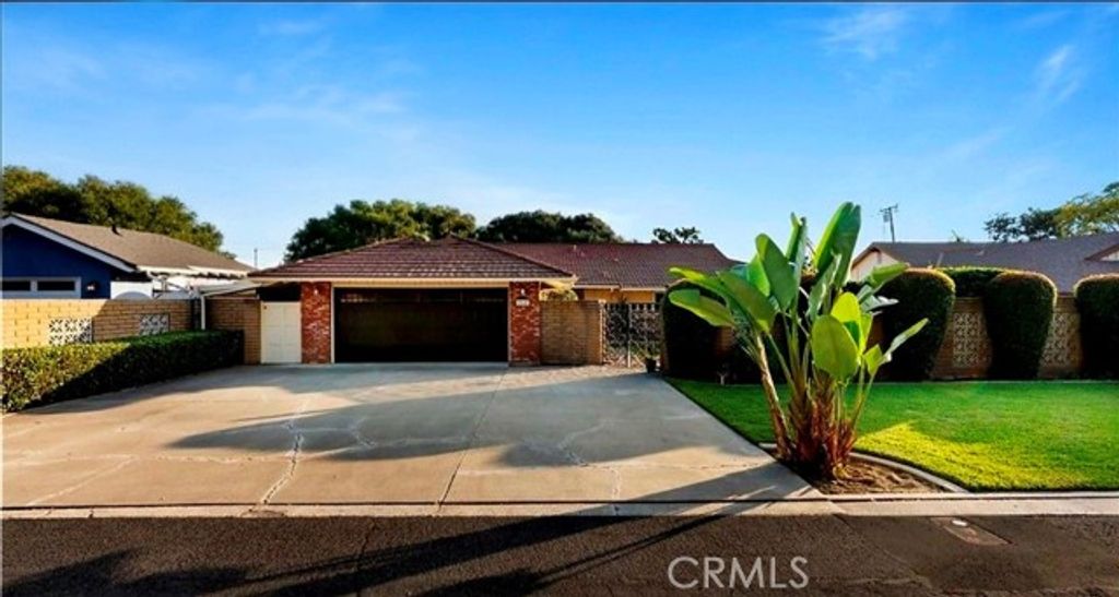 564 E Fellows, Orange, CA 92865