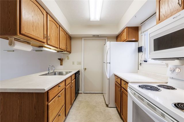 734 Eastbrooke Lane, Brighton, NY 14618