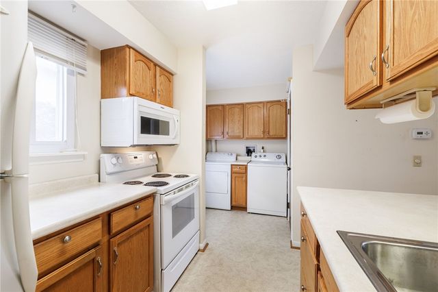 734 Eastbrooke Lane, Brighton, NY 14618