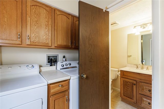 734 Eastbrooke Lane, Brighton, NY 14618