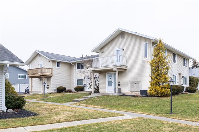 734 Eastbrooke Lane, Brighton, NY 14618