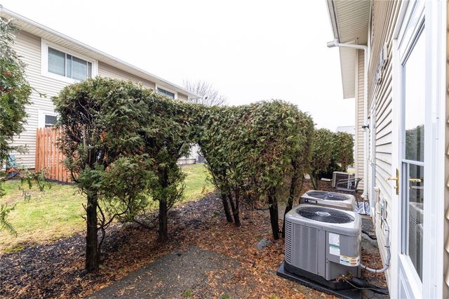 734 Eastbrooke Lane, Brighton, NY 14618