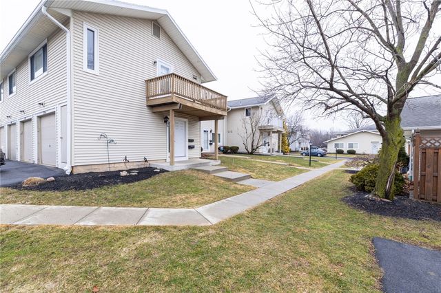 734 Eastbrooke Lane, Brighton, NY 14618