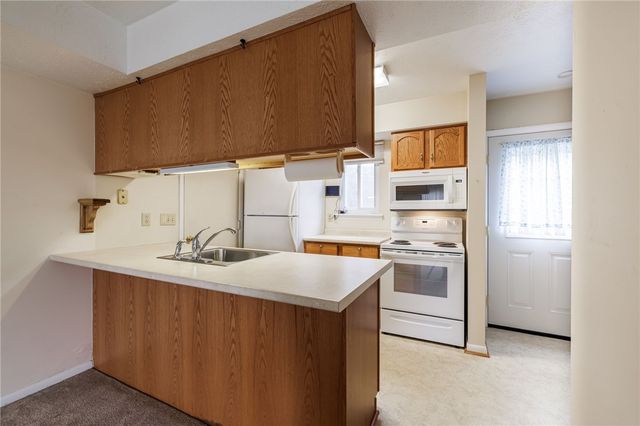 734 Eastbrooke Lane, Brighton, NY 14618