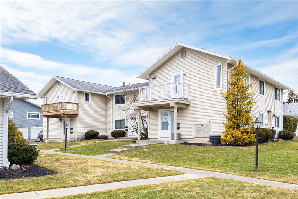 734 Eastbrooke Lane, Brighton, NY 14618