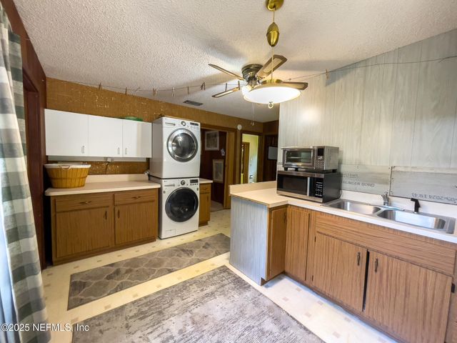 2292 SE 170TH AVENUE Road, Silver Springs, FL 34488