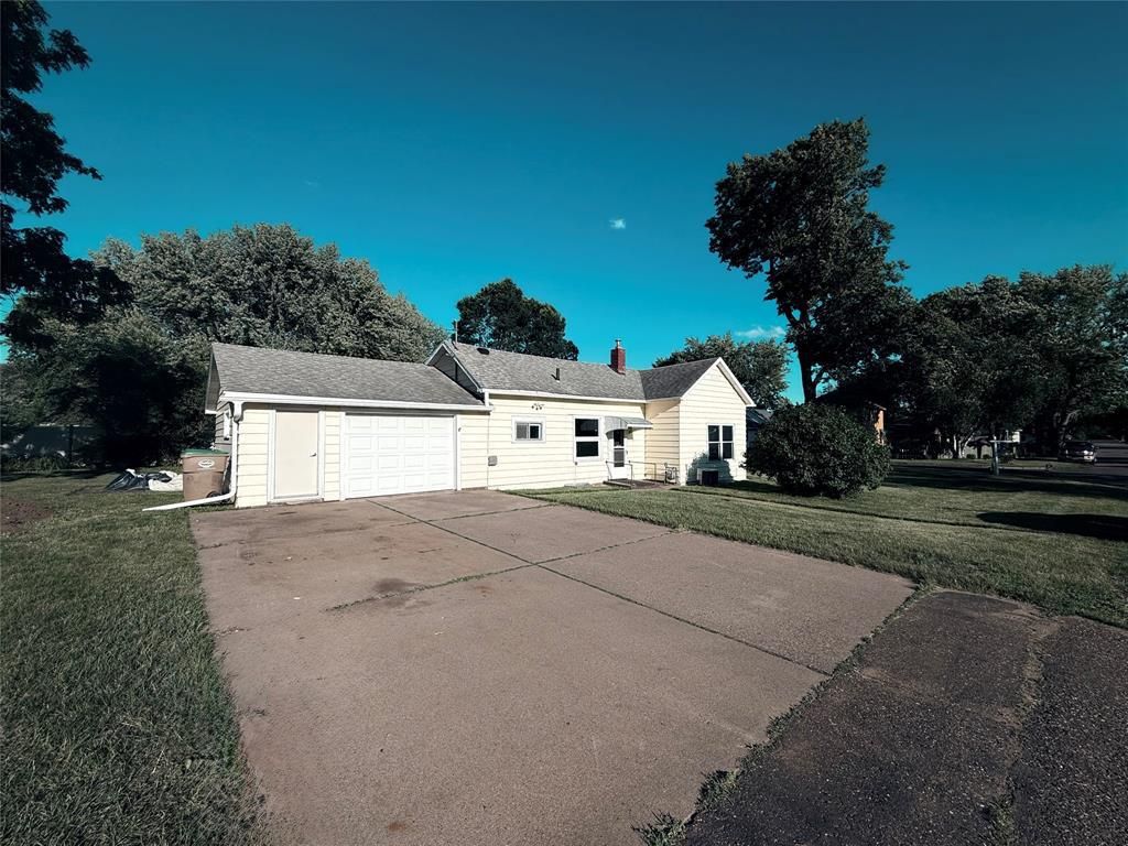 536 Olive Street, Chippewa Falls, WI 54729