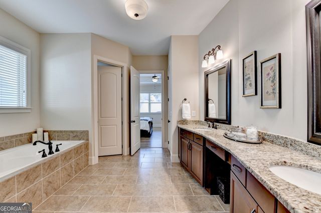 5731 Autumn Flame Drive, Braselton, GA 30517