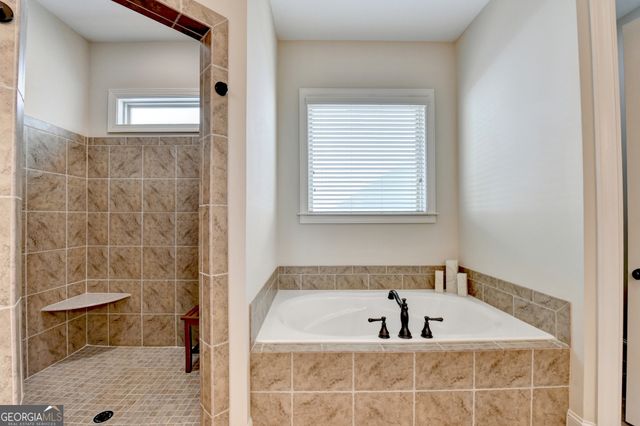 5731 Autumn Flame Drive, Braselton, GA 30517