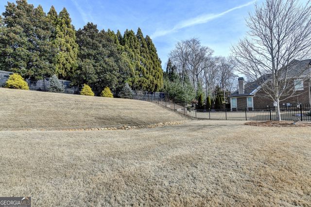 5731 Autumn Flame Drive, Braselton, GA 30517